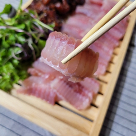 알- 싸한 맛 국산 참홍어 / 250g ~ 1kg (약한숙성 ~ 강한숙성)