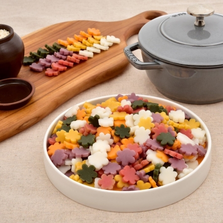국산쌀 100% 레인보우 오색 꽃 떡국떡 설날 떡국 플라워 떡국떡 명절선물 500g 1kg