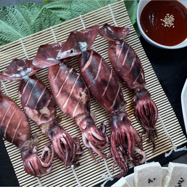 식감 좋은 원양에서 잡은 통찜용 급냉 총알 오징어 500gx 2개/ 1kg