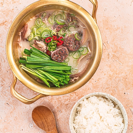 머릿고기 듬뿍 순대국 순한맛 얼큰한맛