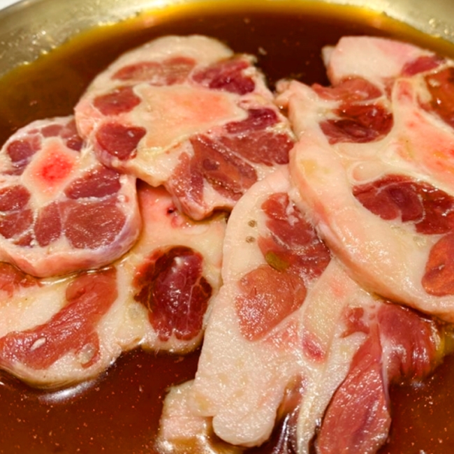 기름기 좌르르 소꼬리구이 300g